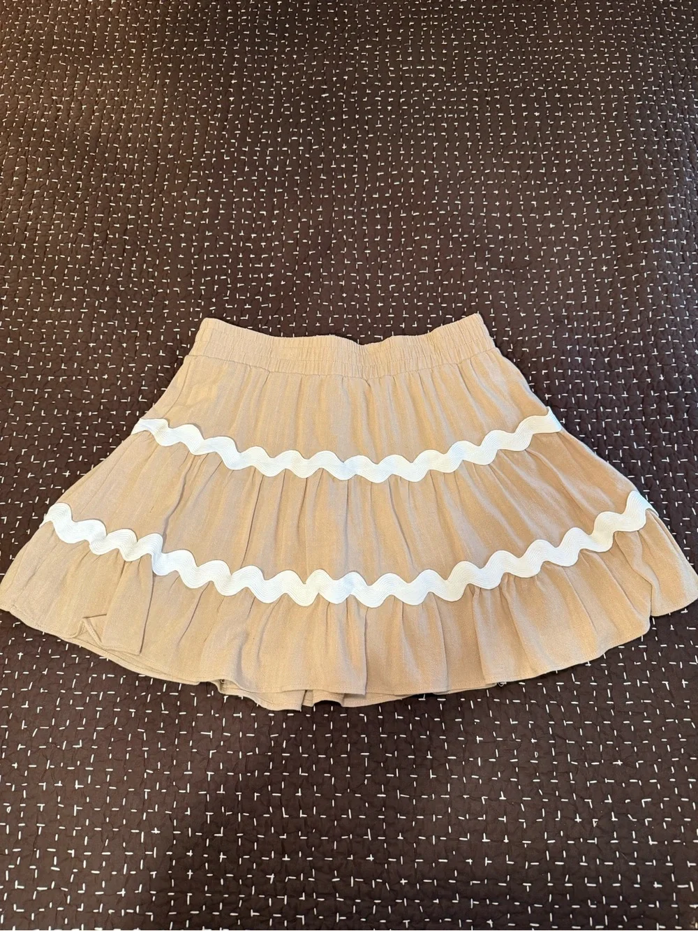 Beige Two-Piece Crop Top & Tiered Skirt Set with White Trim